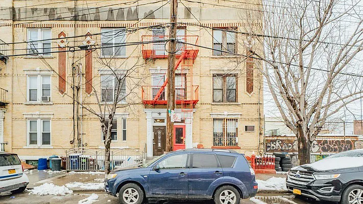 Rented by Nooklyn NYC LLC | media 18