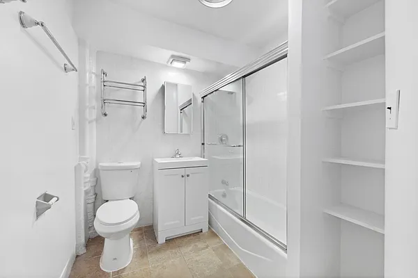 Rented by Compass | media 7