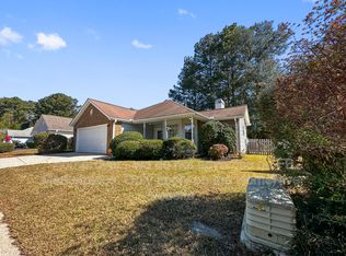 140 Landing Dr, Fayetteville, GA 30214