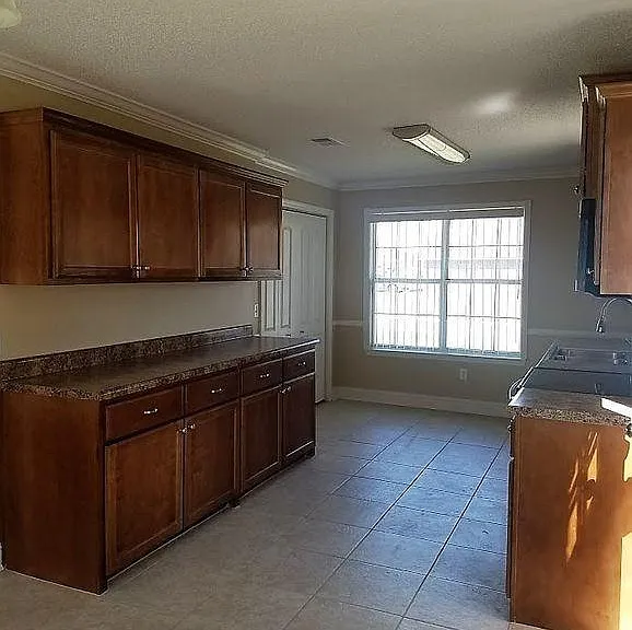 721 Cindy Ln — Photo 21