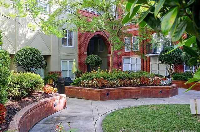 1320 Fillmore Ave #101 — Photo 1