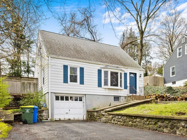 53 Deerfield Avenue, Waterbury, CT 06708