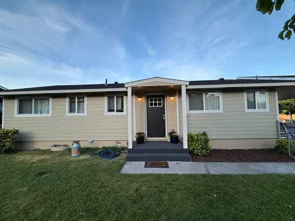 724 Sunrise Dr, Omak, WA 98841