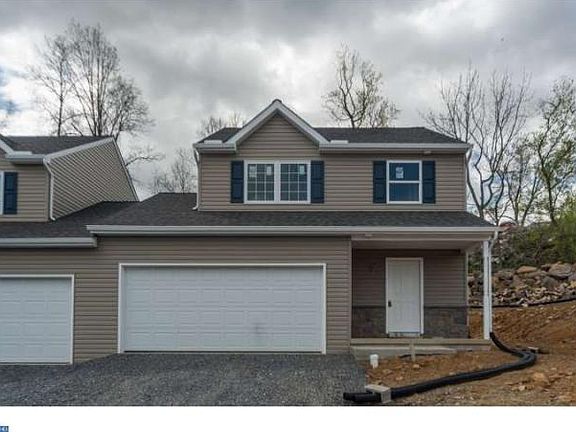 3rd image of 223 Red Fern Dr