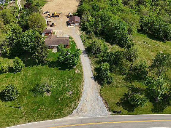 2nd image of 9477 Beech Grove Rd