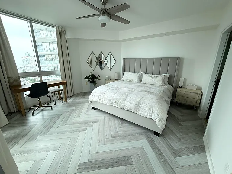 300 S Biscayne Blvd #T-2208 — Photo 7
