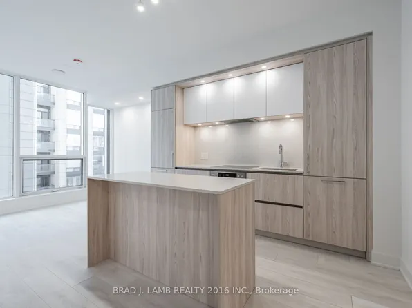 15 Mercer St #1307, Toronto, ON M5V 0T8