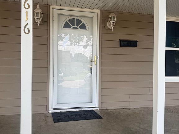 3rd image of 616 Corse Ave