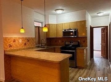 2nd image of 10442 88th Ave