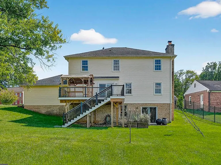 1758 Albert Dr — Photo 22