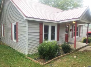 446 Oakdale St, Dresden, TN 38225