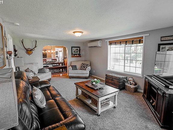 5th image of 10513 NE 187th St