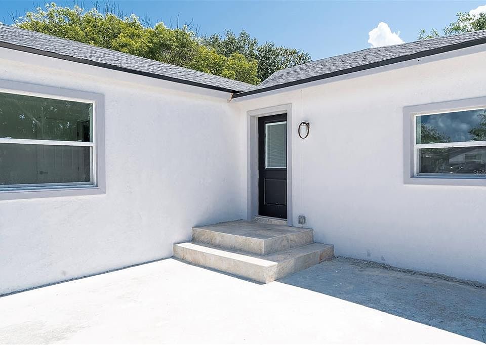 1st image of 689 BETHUNE AVENUE