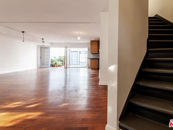 2nd image of 1497 Beverly Blvd