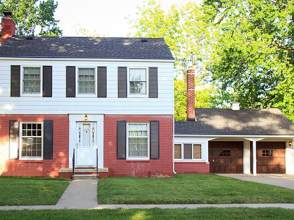 3rd image of 1320 N Vernon St