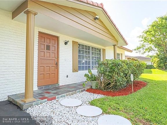 4th image of 11430 NW 37th St