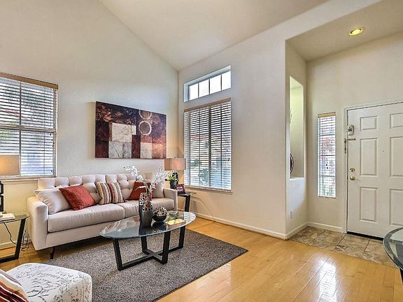 3rd image of 283 Zoria Farms Ln