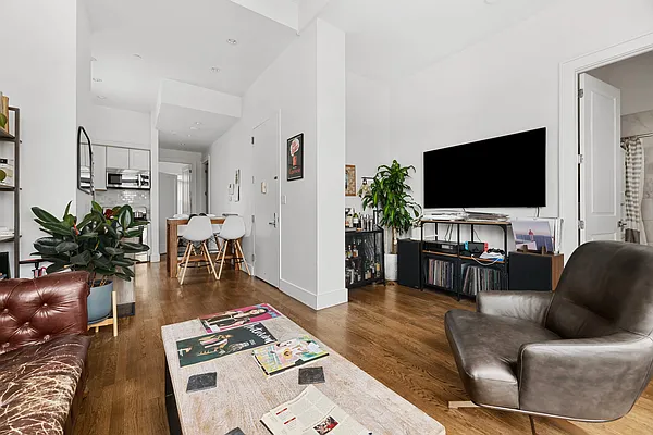 Rented by REAL New York | media 8