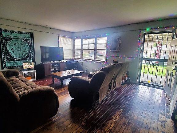 5th image of 3226 N Dequincy St