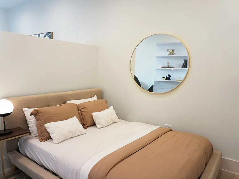 Luxe Suites Chicago Luxury Apartments — Photo 71