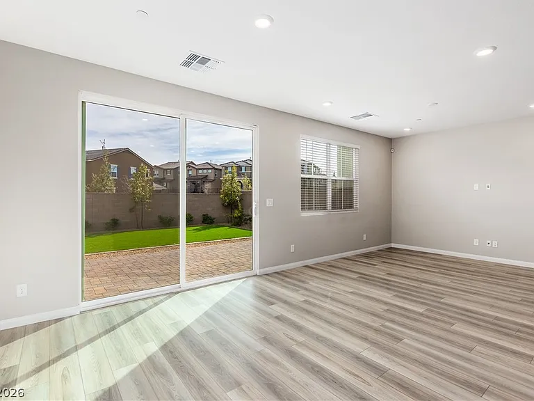 2280 Teatro Ave — Photo 4
