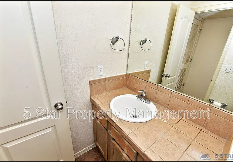 6372 Franklin Ridge Dr — Photo 39