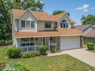2408 Riverwoods Ave, Des Moines, IA 50320