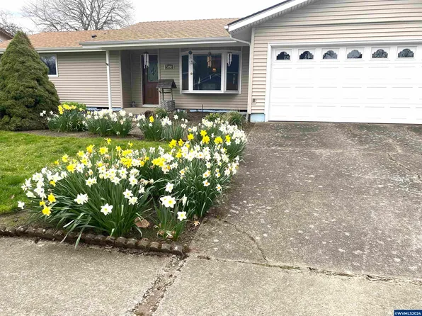 5890 14th Ave NE, Keizer, OR 97303
