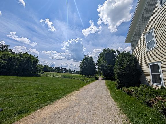 4th image of 107 Bacon Road