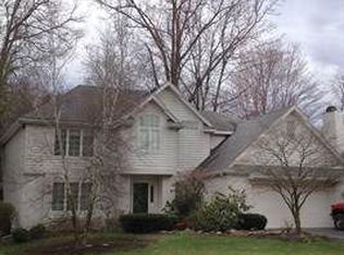 8247 Southampton Dr, Holland, OH 43528