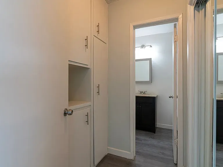 6823 Variel Ave #15 — Photo 3