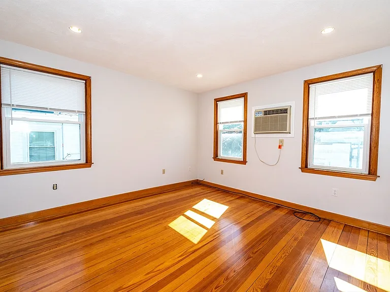 87 Independence Ave #2 — Photo 4