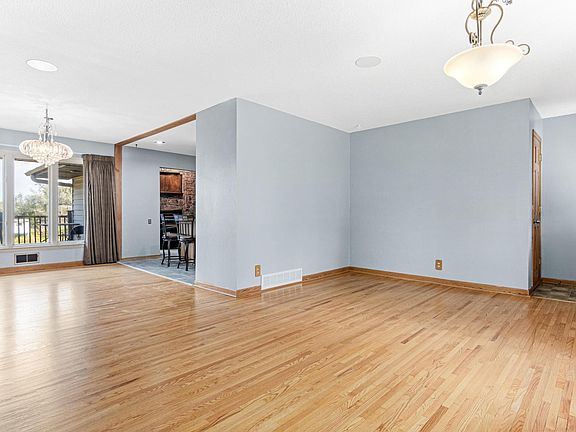 4th image of 1337 Skywood Ln NE