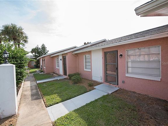 3rd image of 7 Lake Villa Way