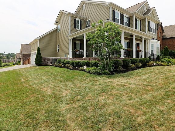 2nd image of 624 Westcott Ln