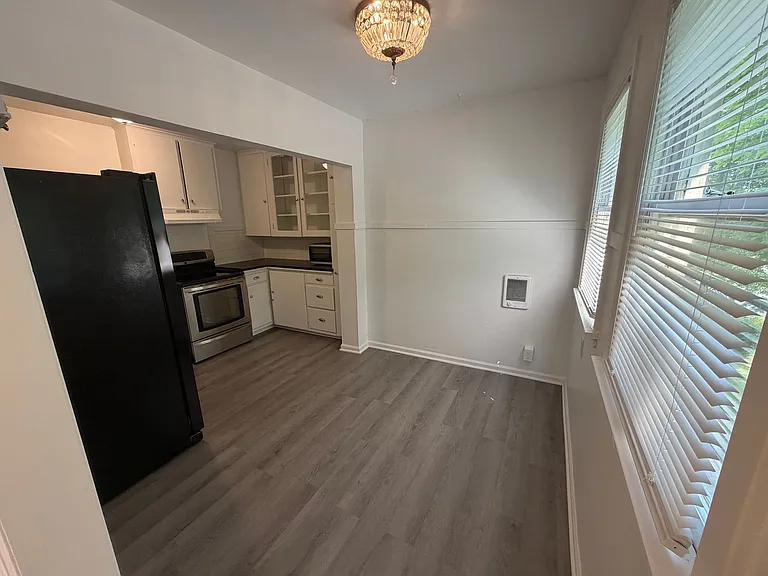 1406 West 9th — Photo 9
