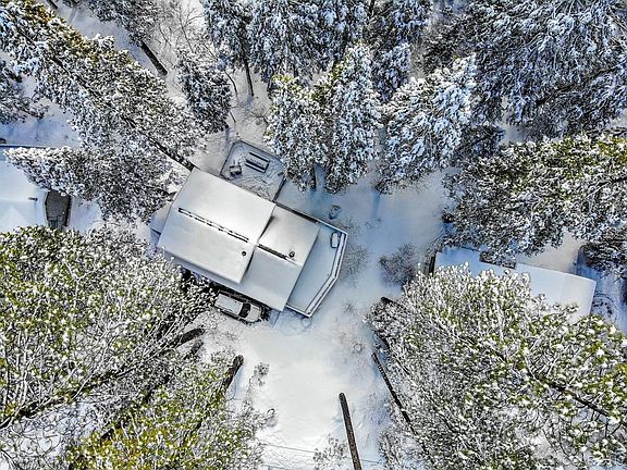 3rd image of 2737 Black Oak Dr