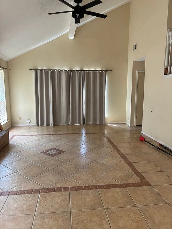 3 bed, 2.5 bath, 1839 sqft, $1,790 — Photo 2