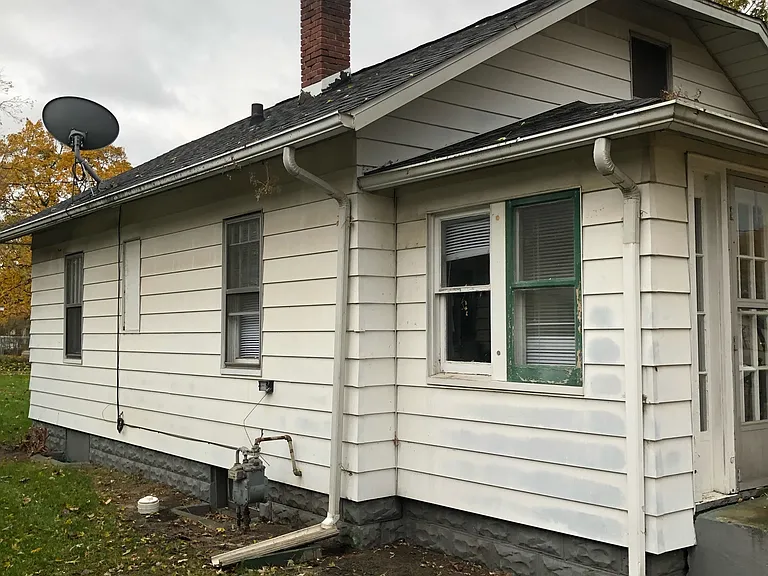 1332 E Donald St — Photo 3