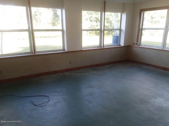 2nd image of 2860 Citrus Dr