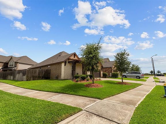 2nd image of 5118 Baroness Ln