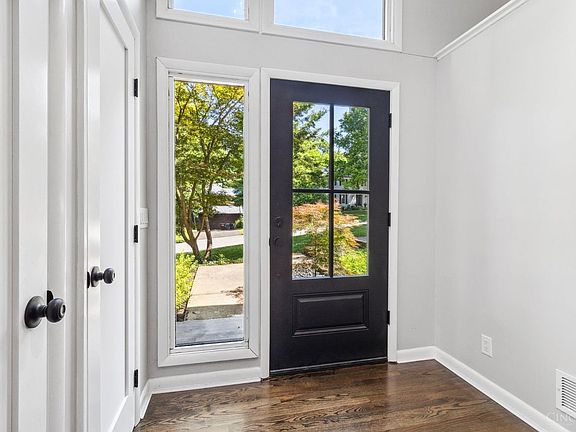 5th image of 7021 Royalgreen Dr