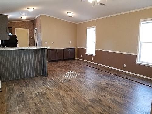 2nd image of 128 Sara Ln