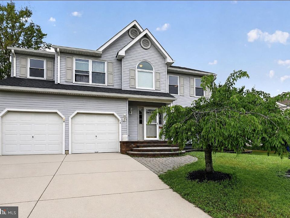 1st image of 16 Whitehaven Dr