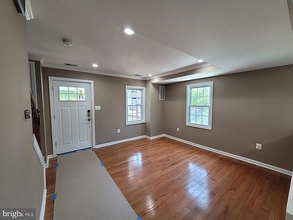 2nd image of 5938 N Kings Hwy