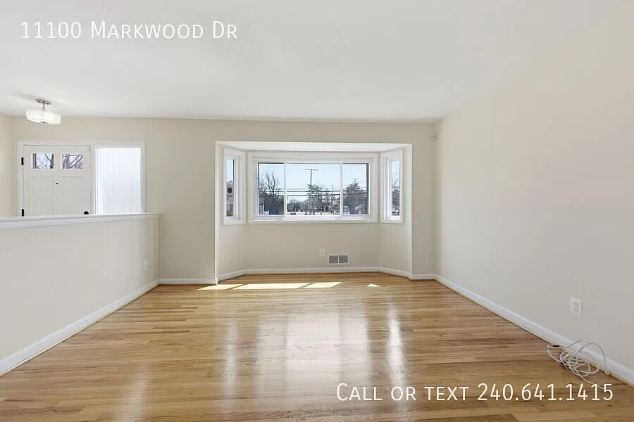 Charming 3 BR/2 BA Single-Family Home in Silver Spring! — Photo 2