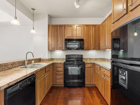 5th image of 3110 Chestnut St N #301