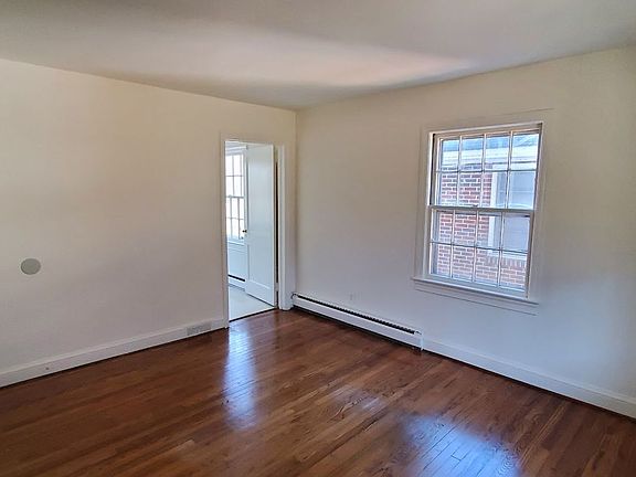 2nd image of 411 Crestland Ave APT B