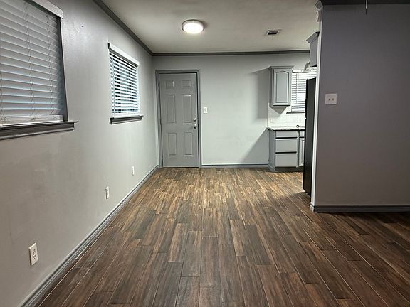 4th image of 240 Turner Ln #242