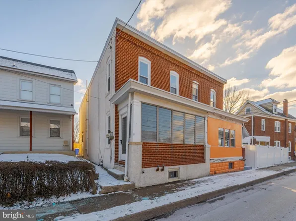 162 Manatawny St, Pottstown, PA 19464
